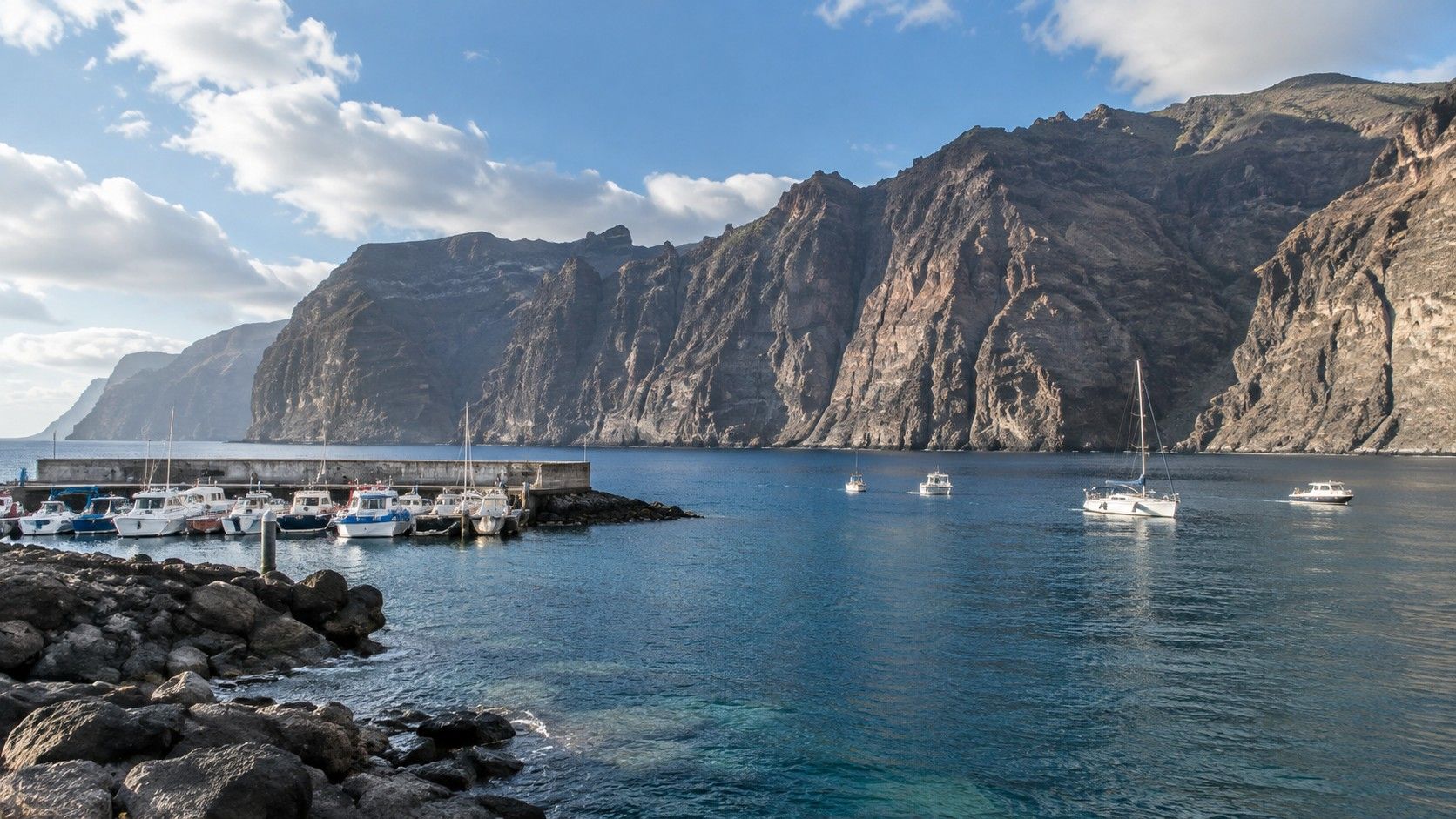 Los Gigantes cliffs above the west coast harbour
